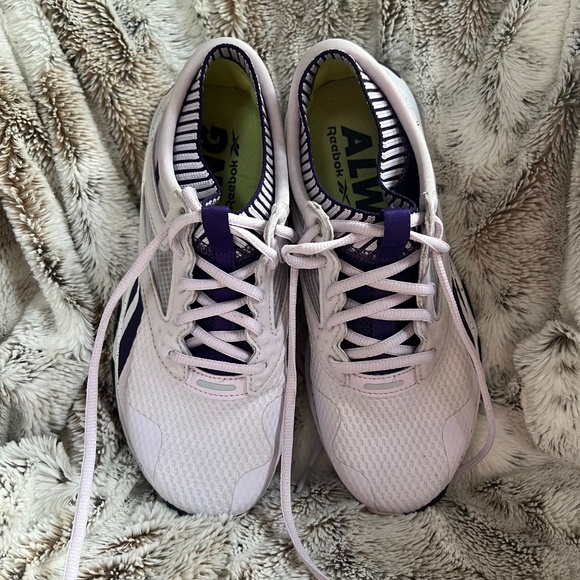 NWOT Reebok Gym & Training Workout Shoes Women Size 7 - Picture 2 of 11